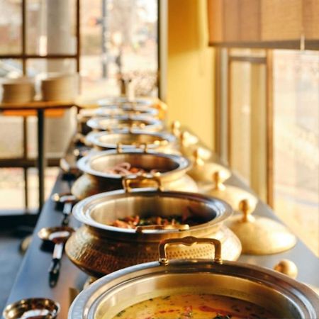 Fabhotel Vat - Meera Bagh Delhi Zewnętrze zdjęcie