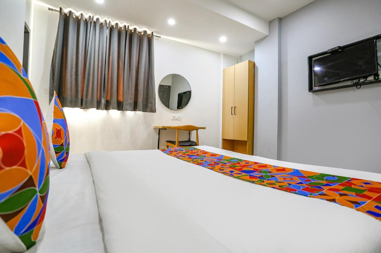 Fabhotel Vat - Meera Bagh Delhi Zewnętrze zdjęcie