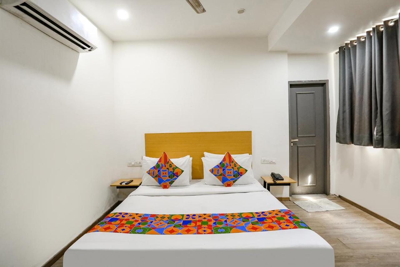 Fabhotel Vat - Meera Bagh Delhi Zewnętrze zdjęcie