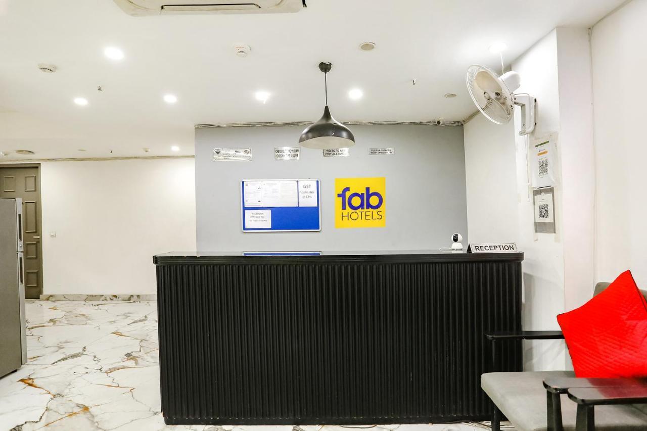 Fabhotel Vat - Meera Bagh Delhi Zewnętrze zdjęcie