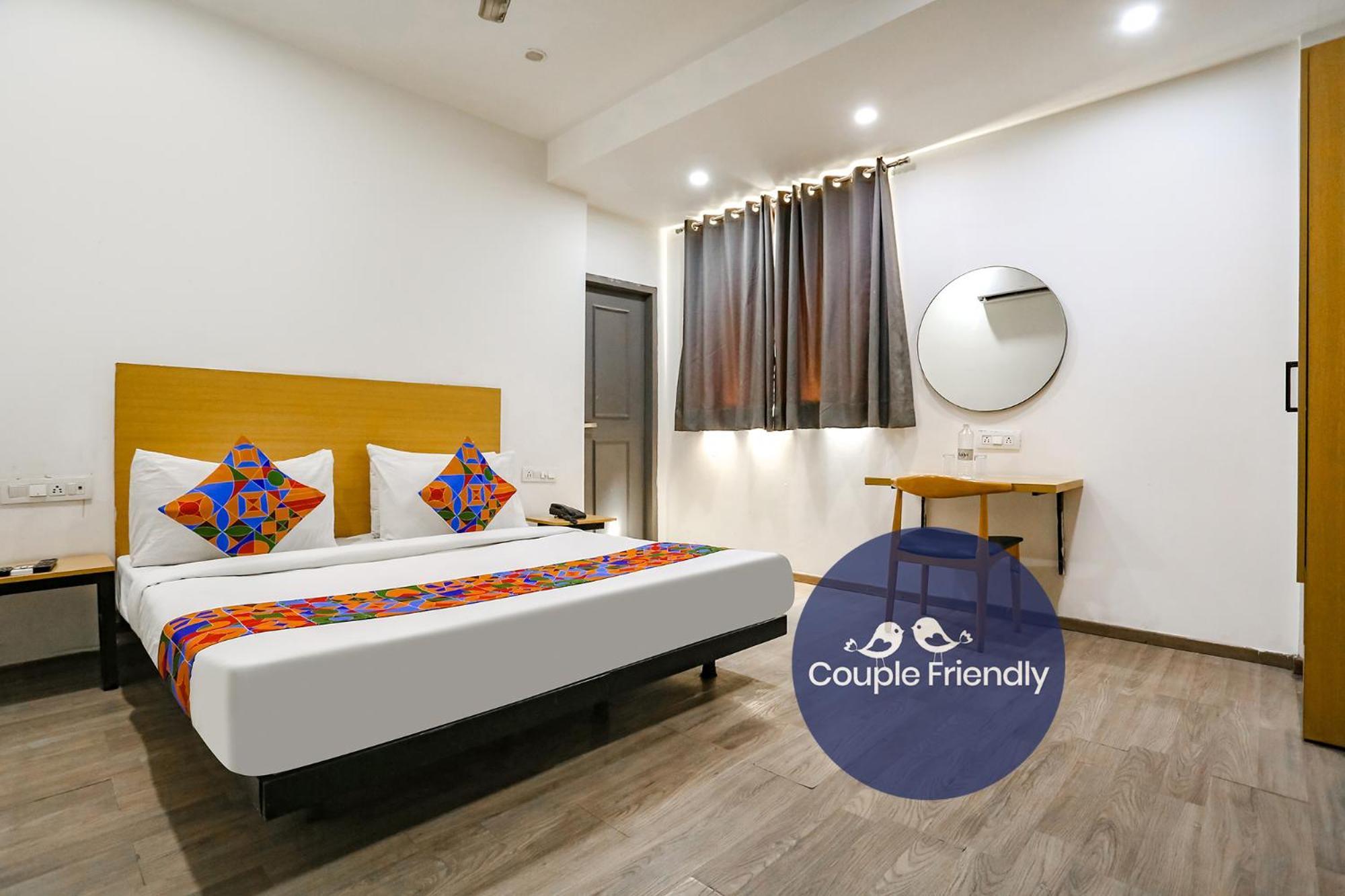 Fabhotel Vat - Meera Bagh Delhi Zewnętrze zdjęcie